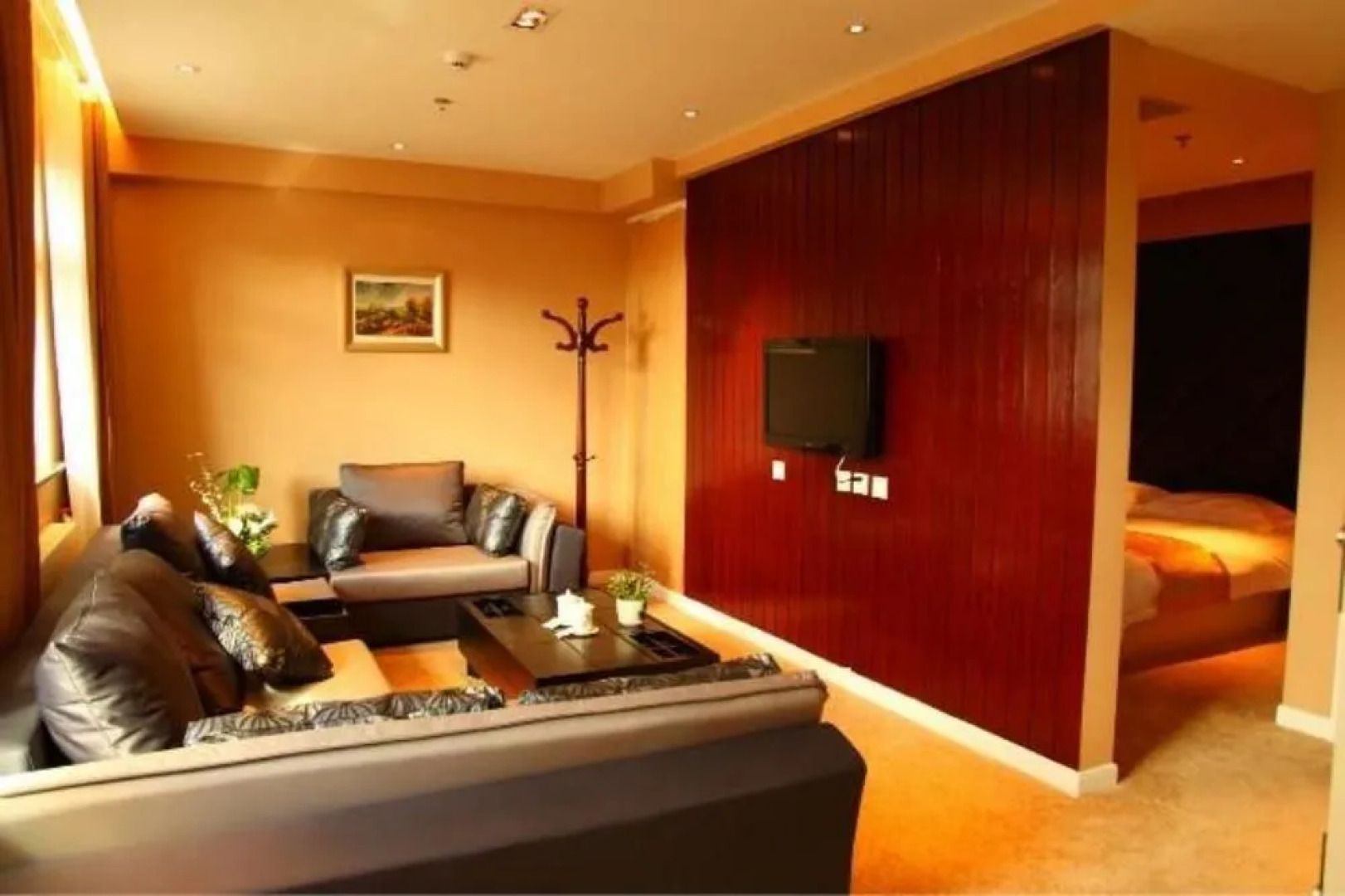 C’est La Vie Hotel Chengde