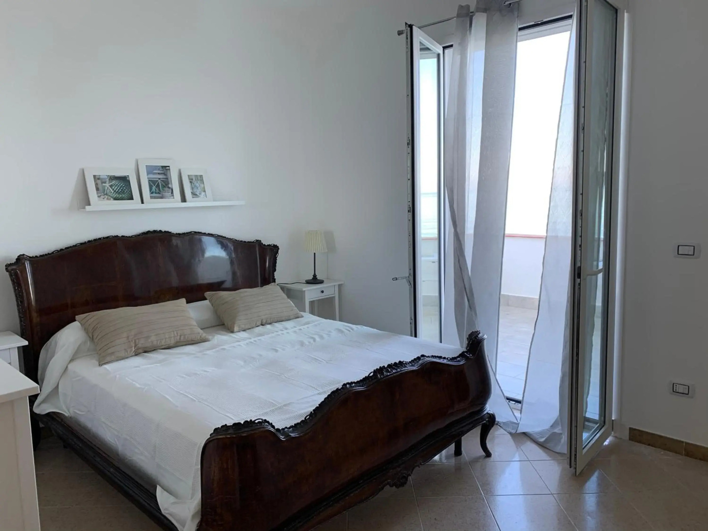 Sfondo Blu Villa sul mare