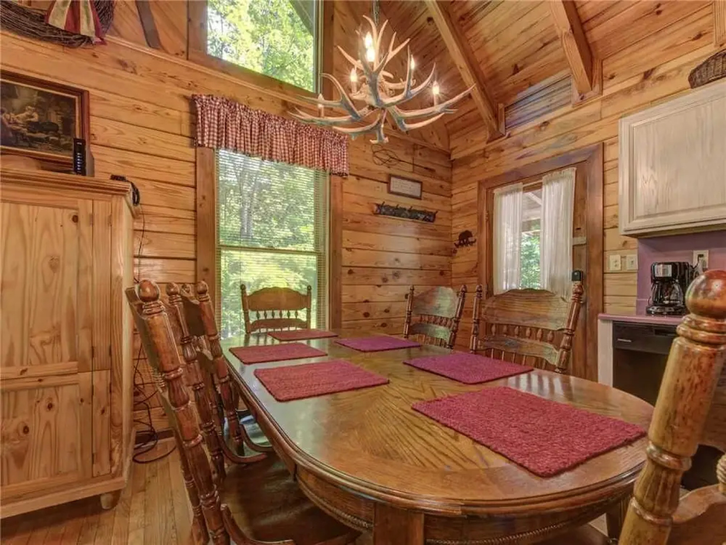 Buckhorn  2 Bedroom Home with Hot Tub