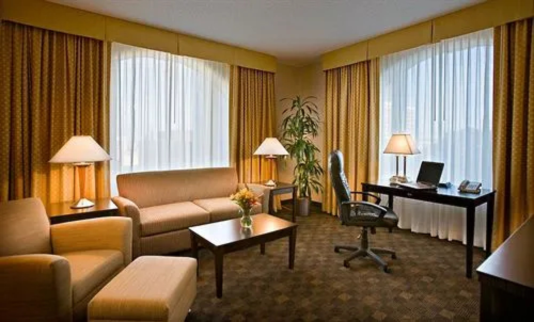 Dayton Grand Hotel-Downtown