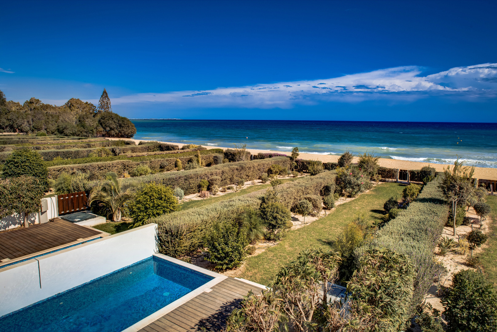 Atlantis Gardens Apartments & Villas