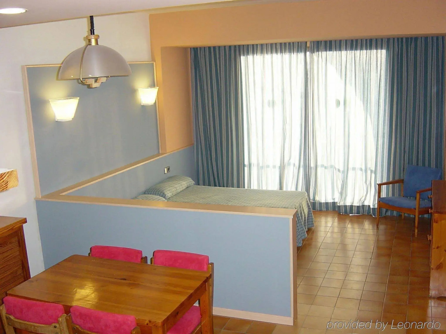 The White Apartments - Только для взрослых