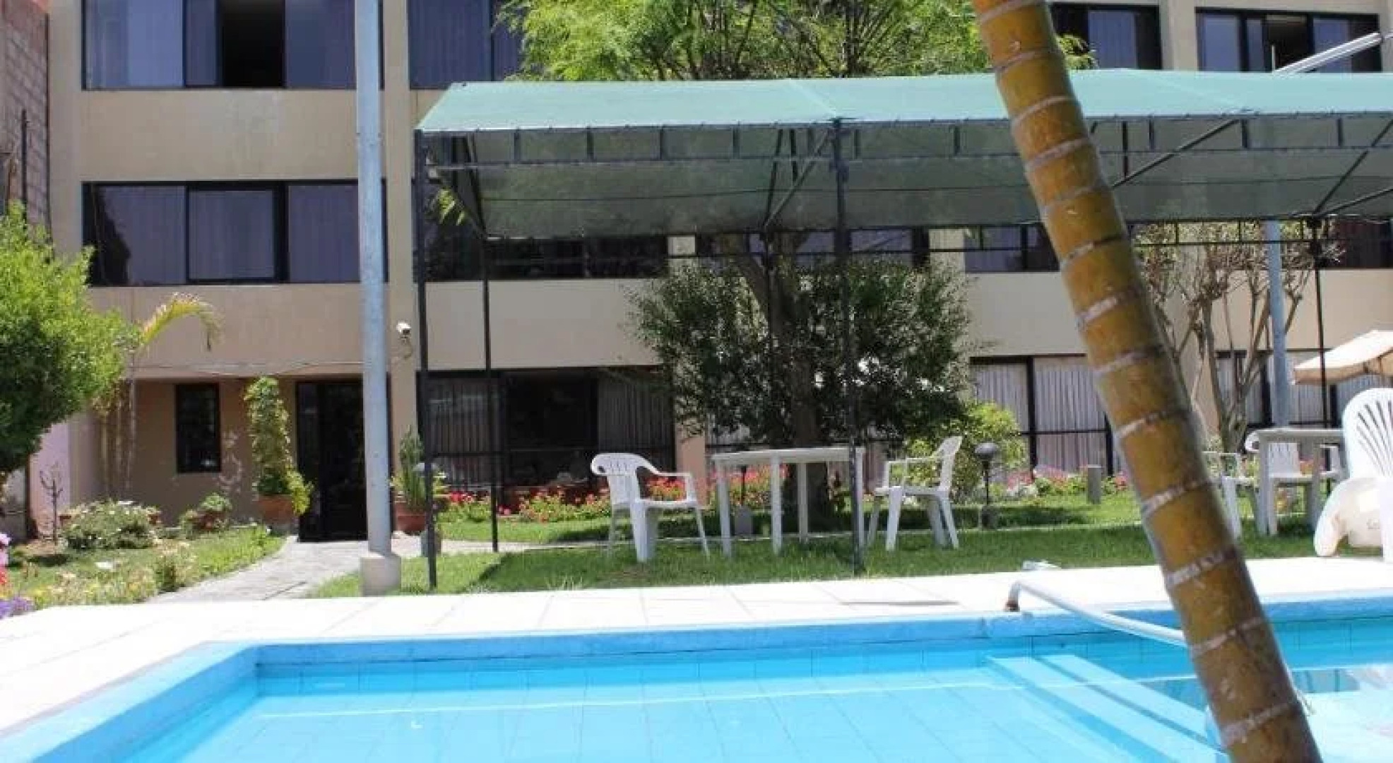 Hotel Holiday Suites