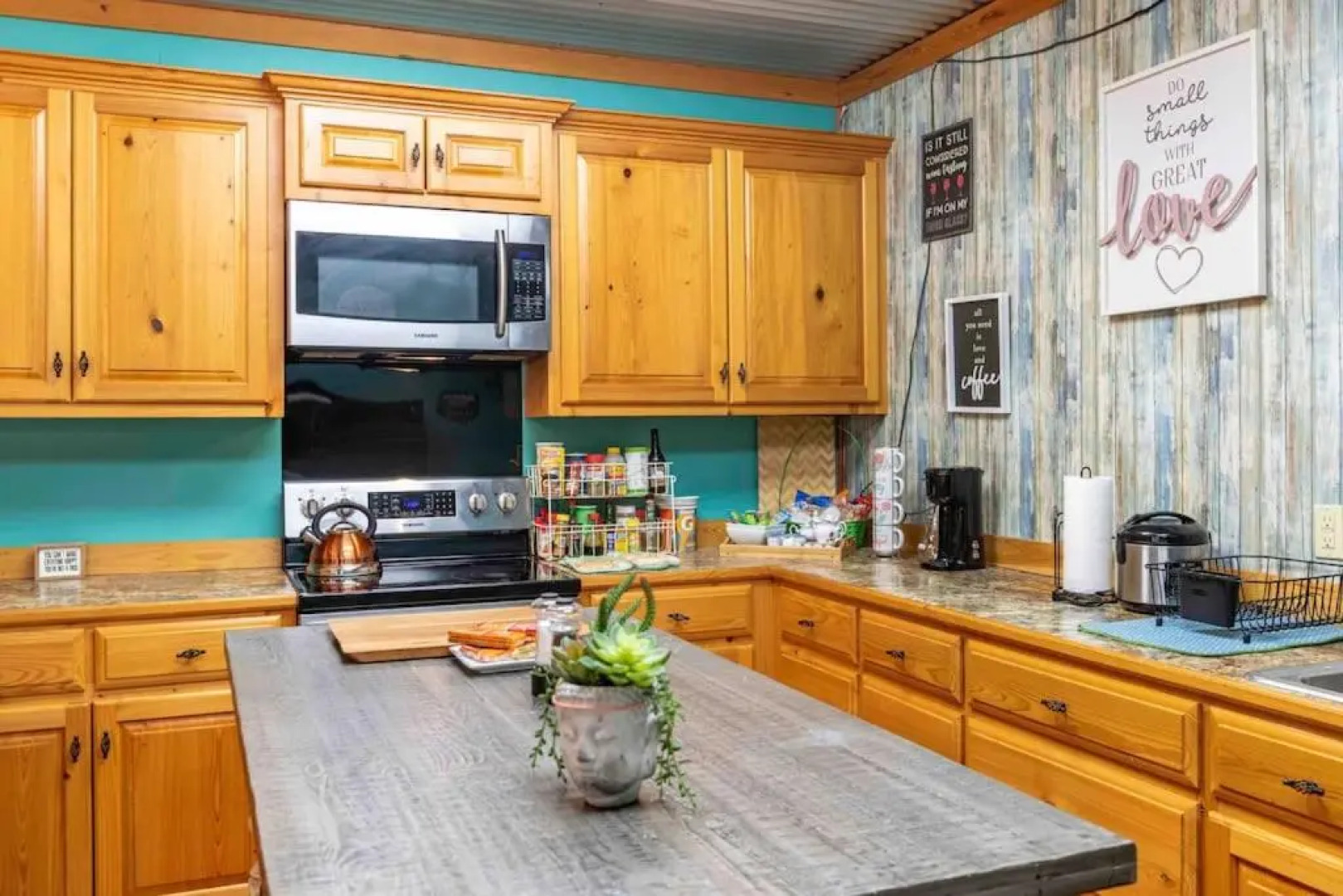 Amy’s Poolside Retreat