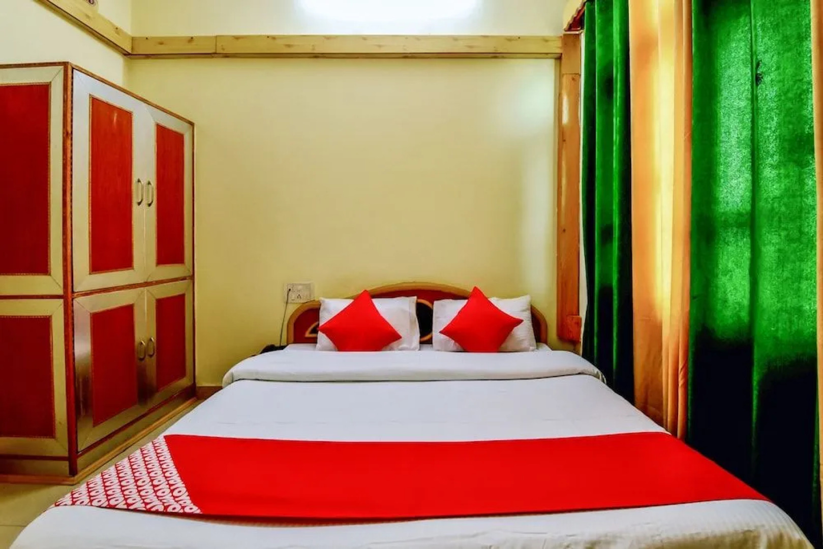 Oyo 29302 Besillio Grand Hotel