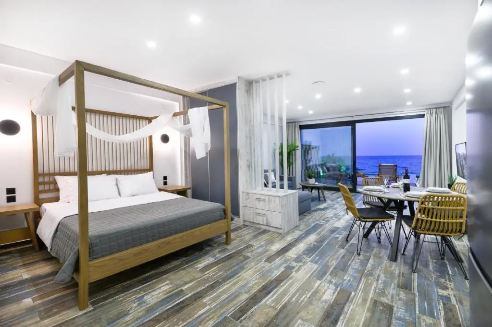 Villa Dorra Coast Suites