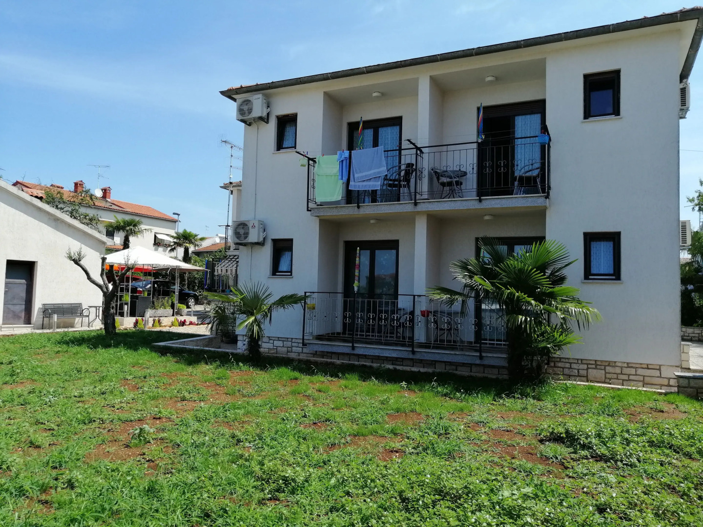 Viktor Rooms and Apartments
