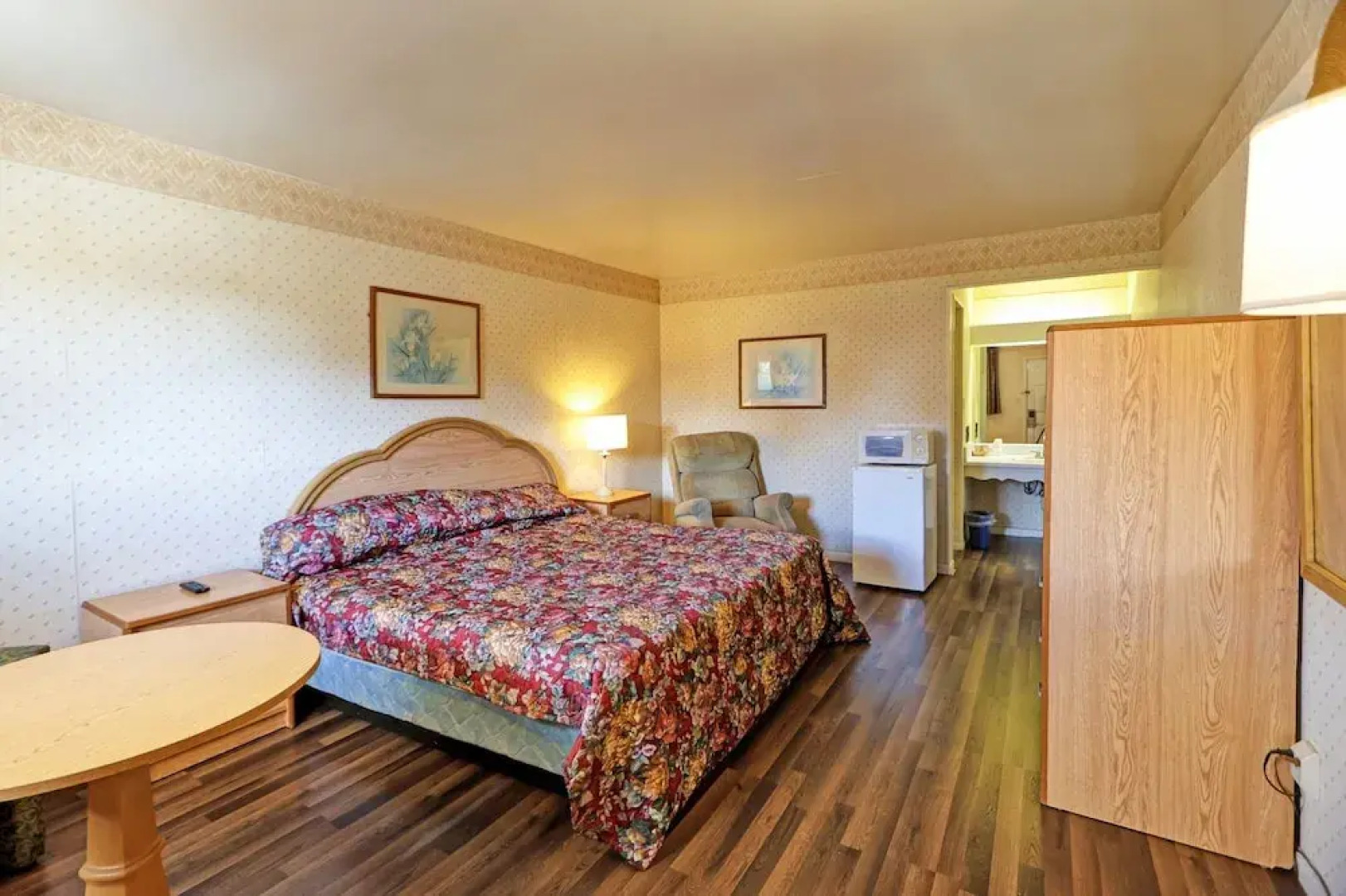 Hotel O Relax Inn Lewisburg near I-64