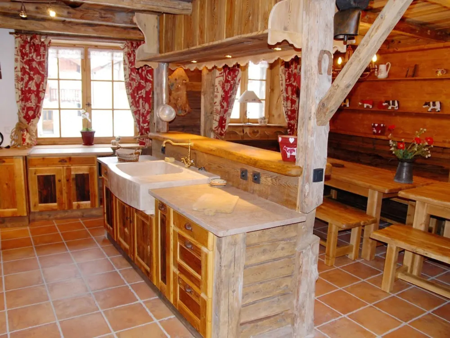 Cosy Chalet in Champagny-en-vanoise Near Ski Area