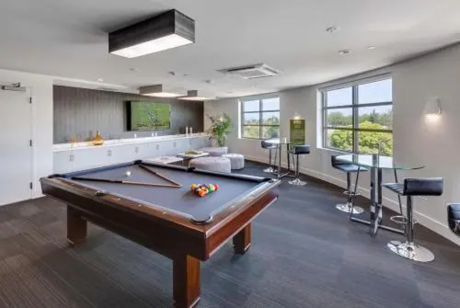 Urban Flat Apartments @ San Mateo