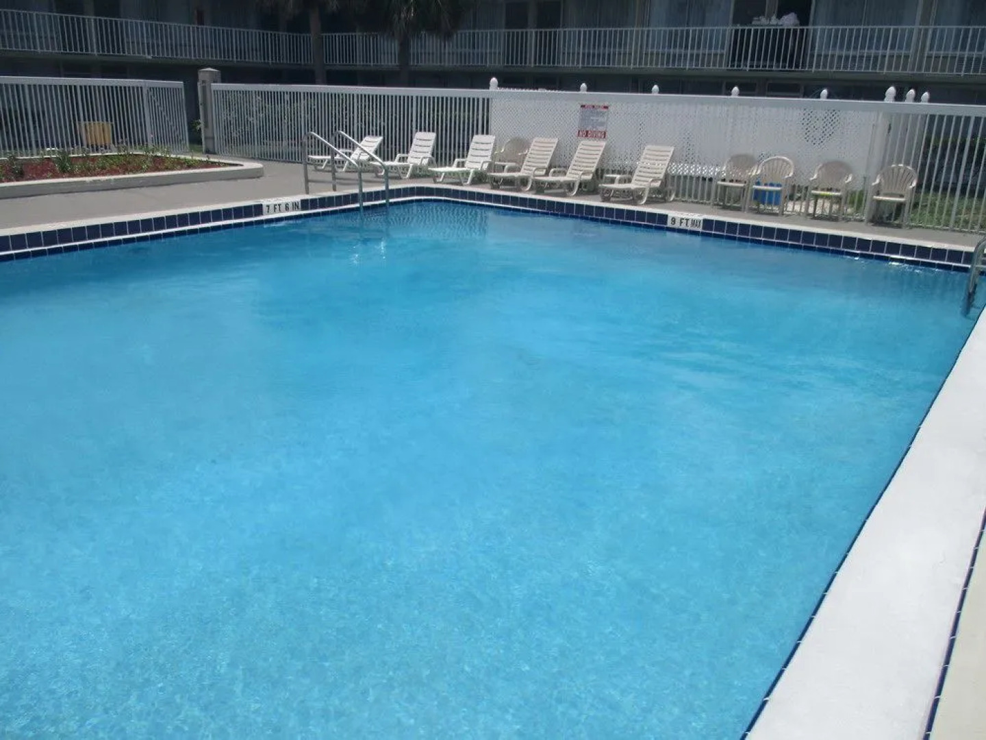 Days Inn By Wyndham Titusville Kennedy Space Center