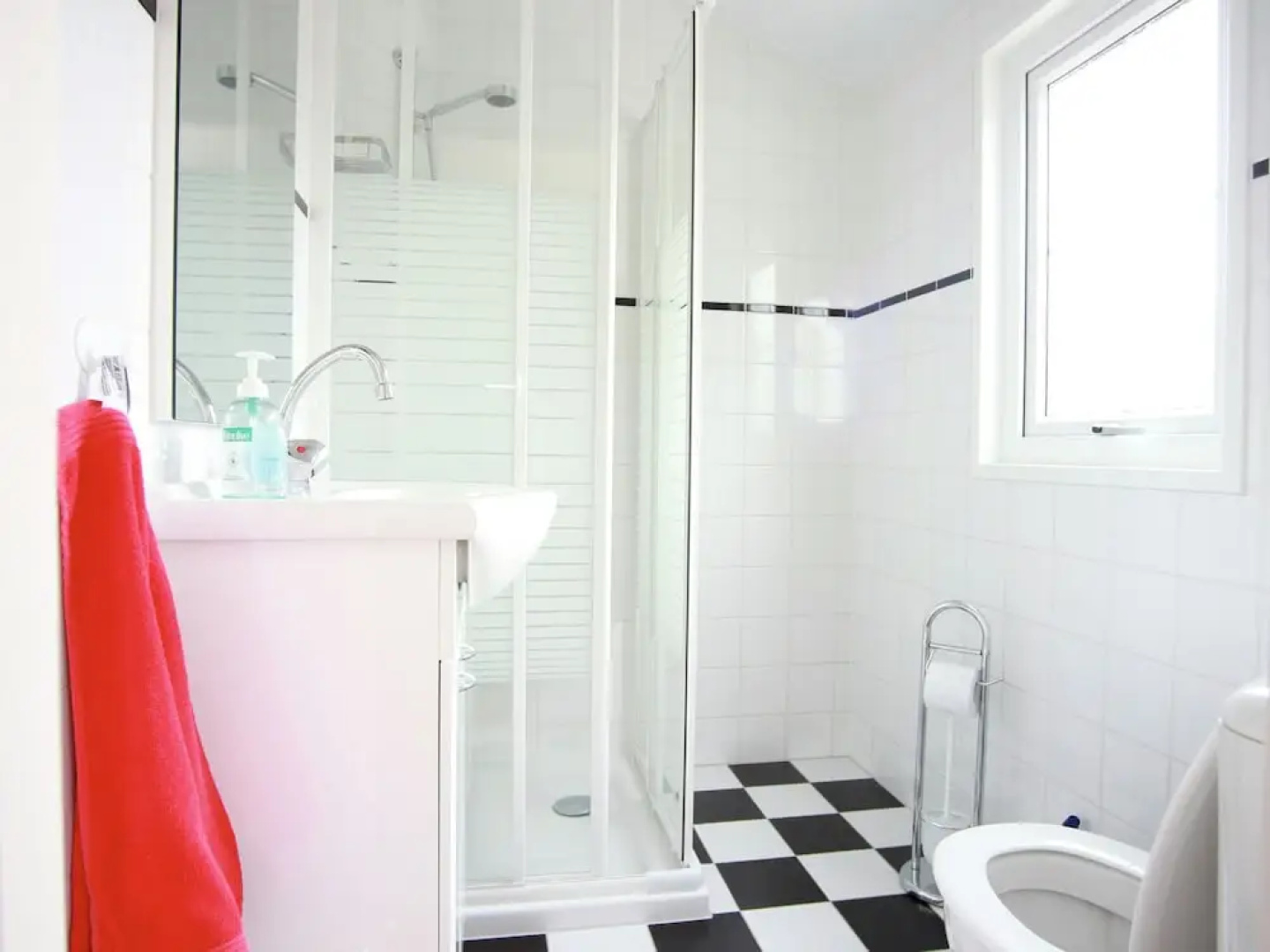 Comfy Chalet with Microwave near Wadden Sea