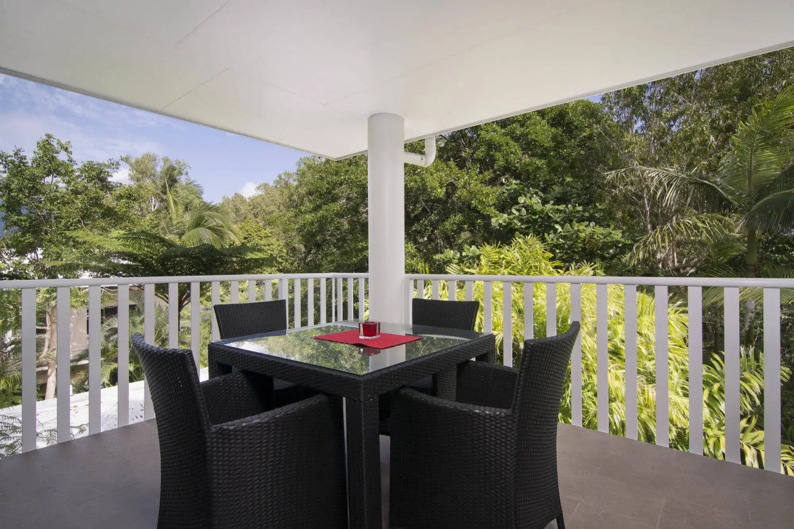 Port Douglas Outrigger Holiday Apartments