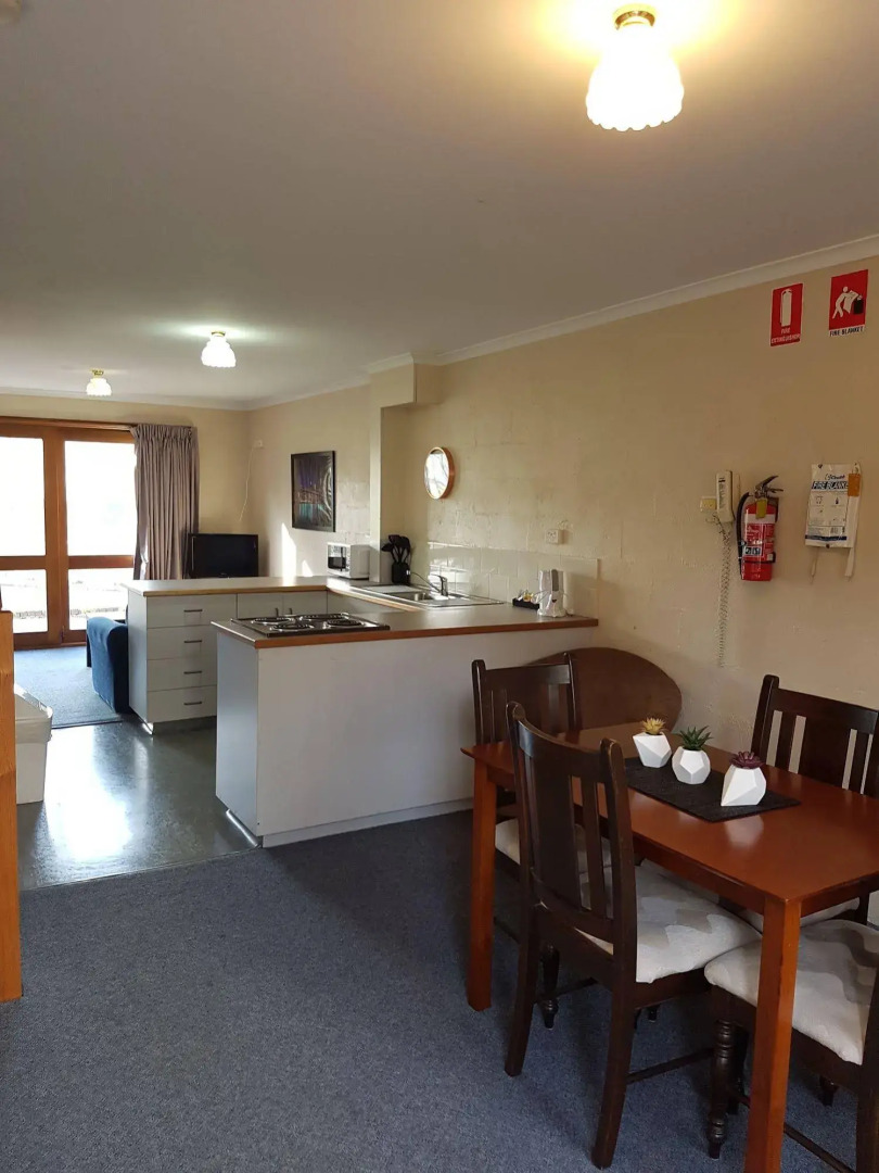 Alanvale Apartments & Motor Inn