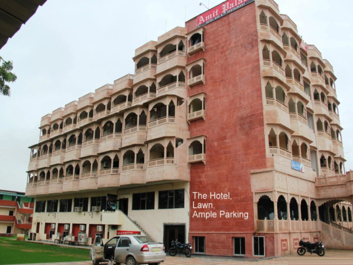 Hotel Amit Palace