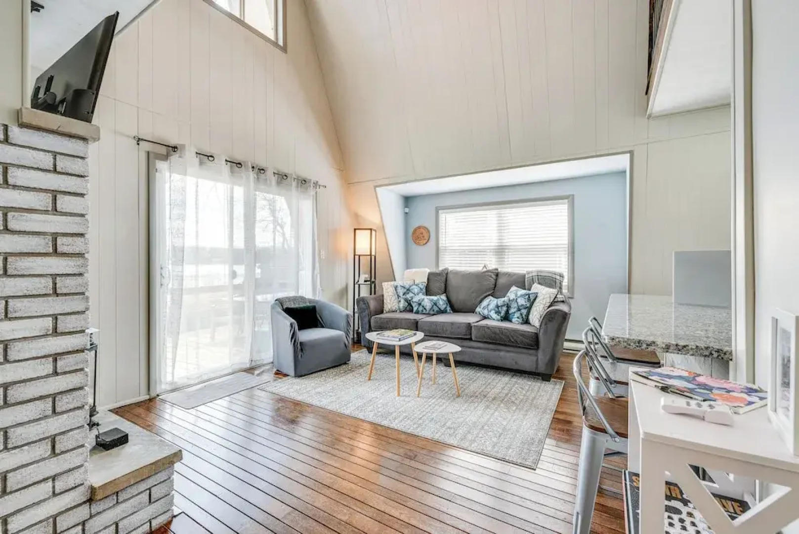 Dock & Sunroom: Waterfront Home Near Kalahari!