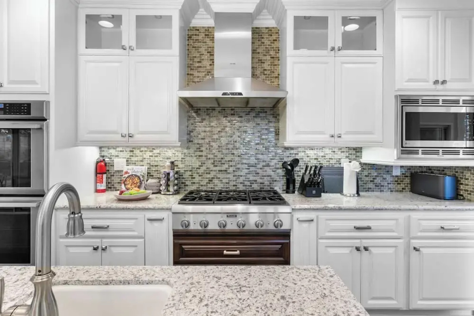 Luxury Pool Home w Theater Games & Mountain View