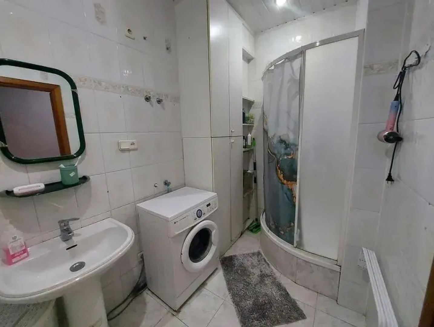 Меблированная комната Family House (Фэмили Хаус) на проспекте Независимости