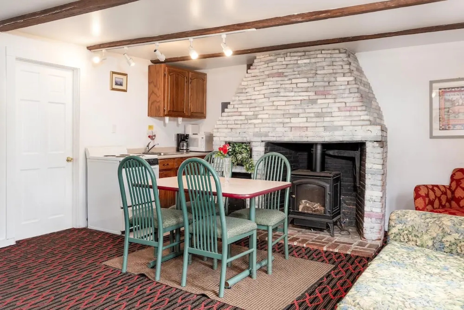 Perry's Motel & Cottages