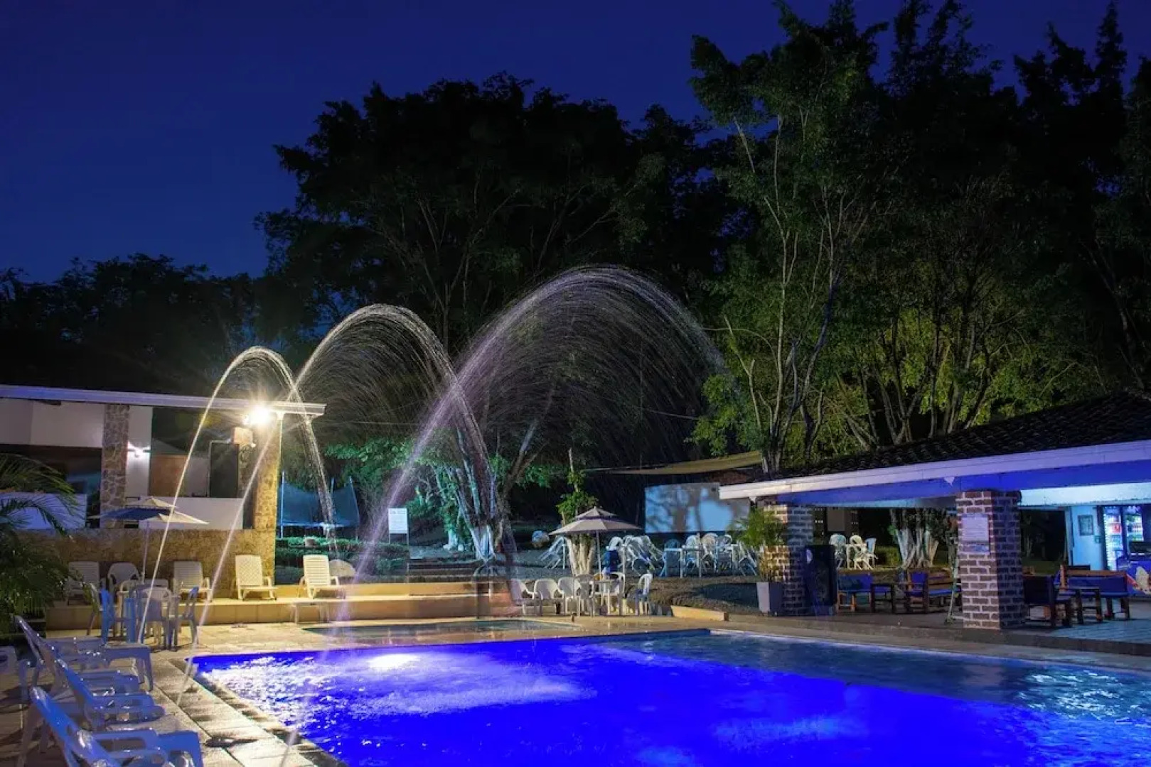 Hotel Familia Casa Blanca