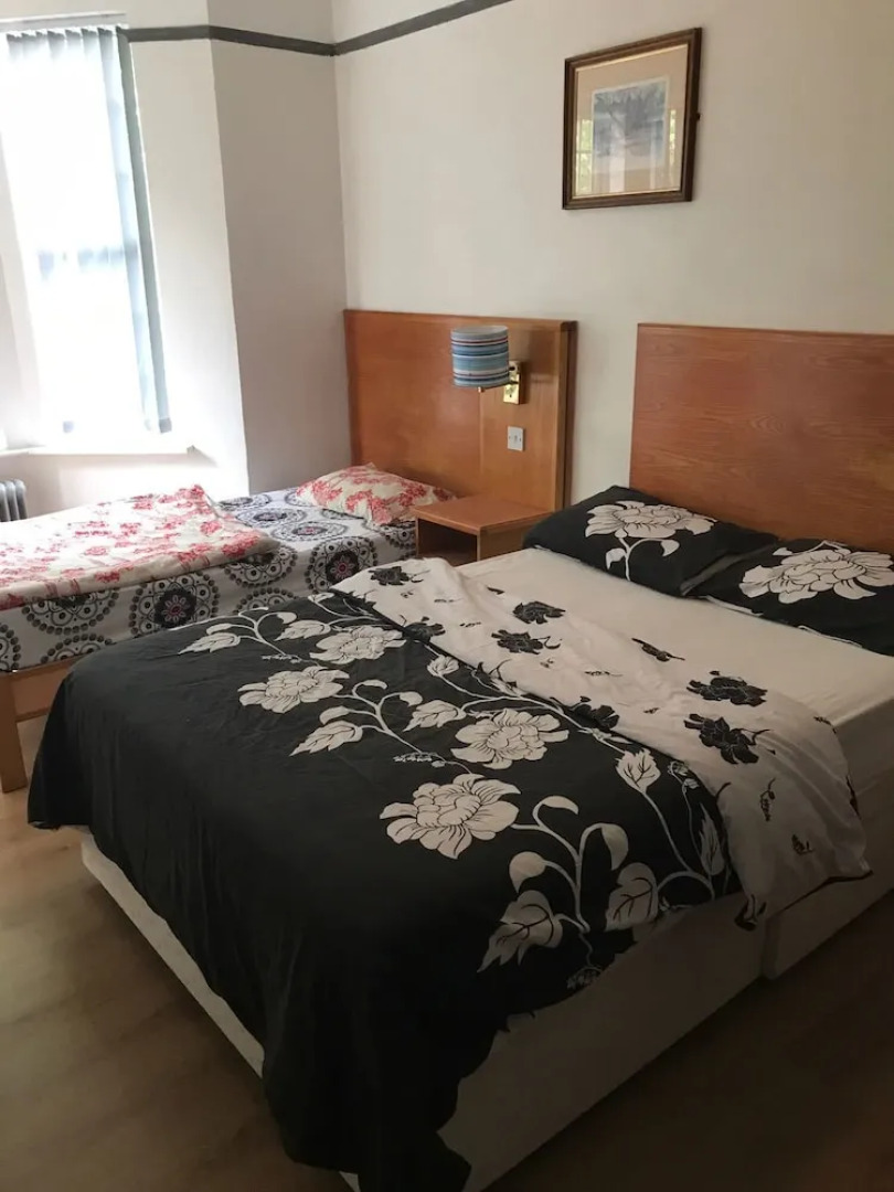 Junction 10 Budget Travel Accommodation