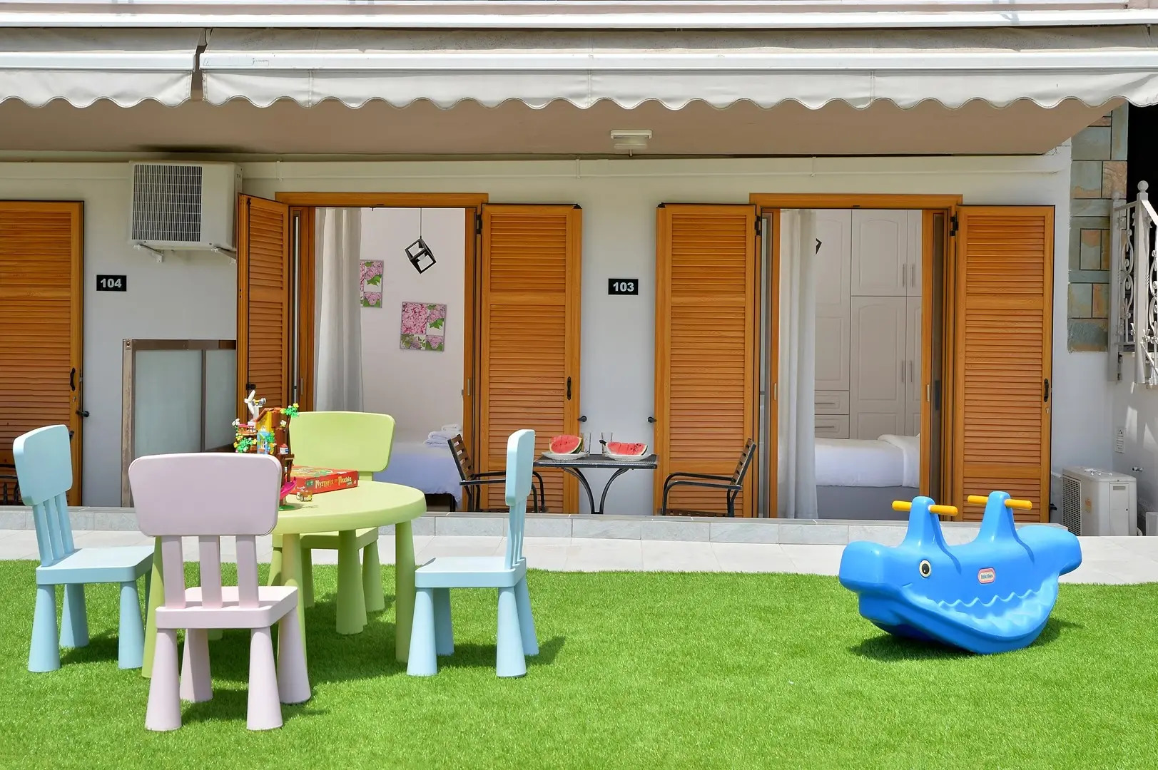 Stork Holiday Apartments - Garden & Sea View