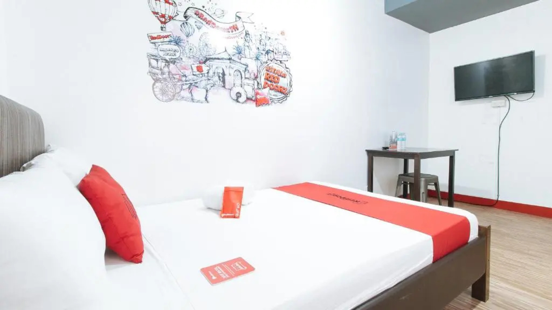 RedDoorz near Quirino Station