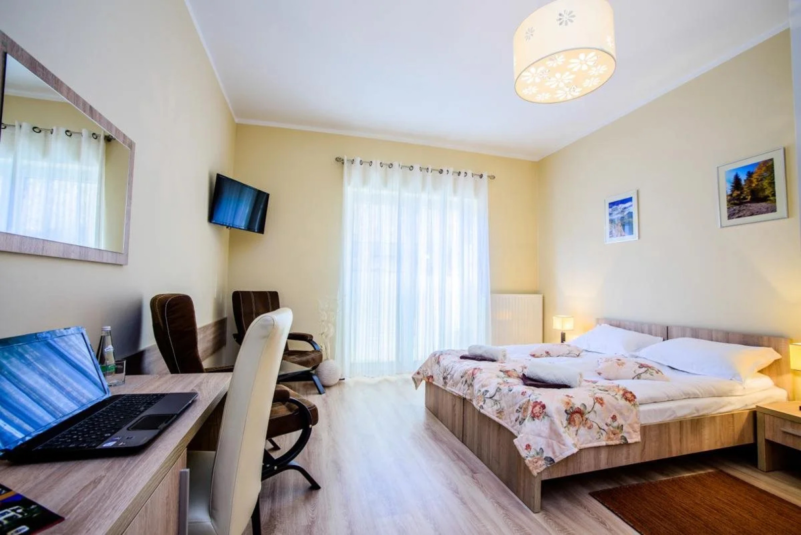 Hotel Smile