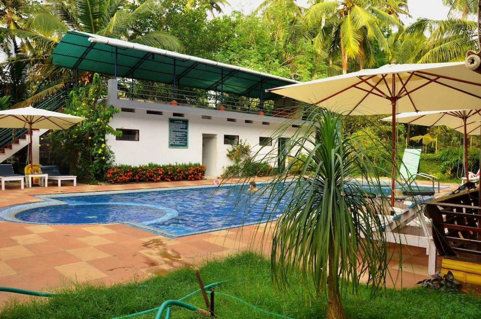 Raja Hotel