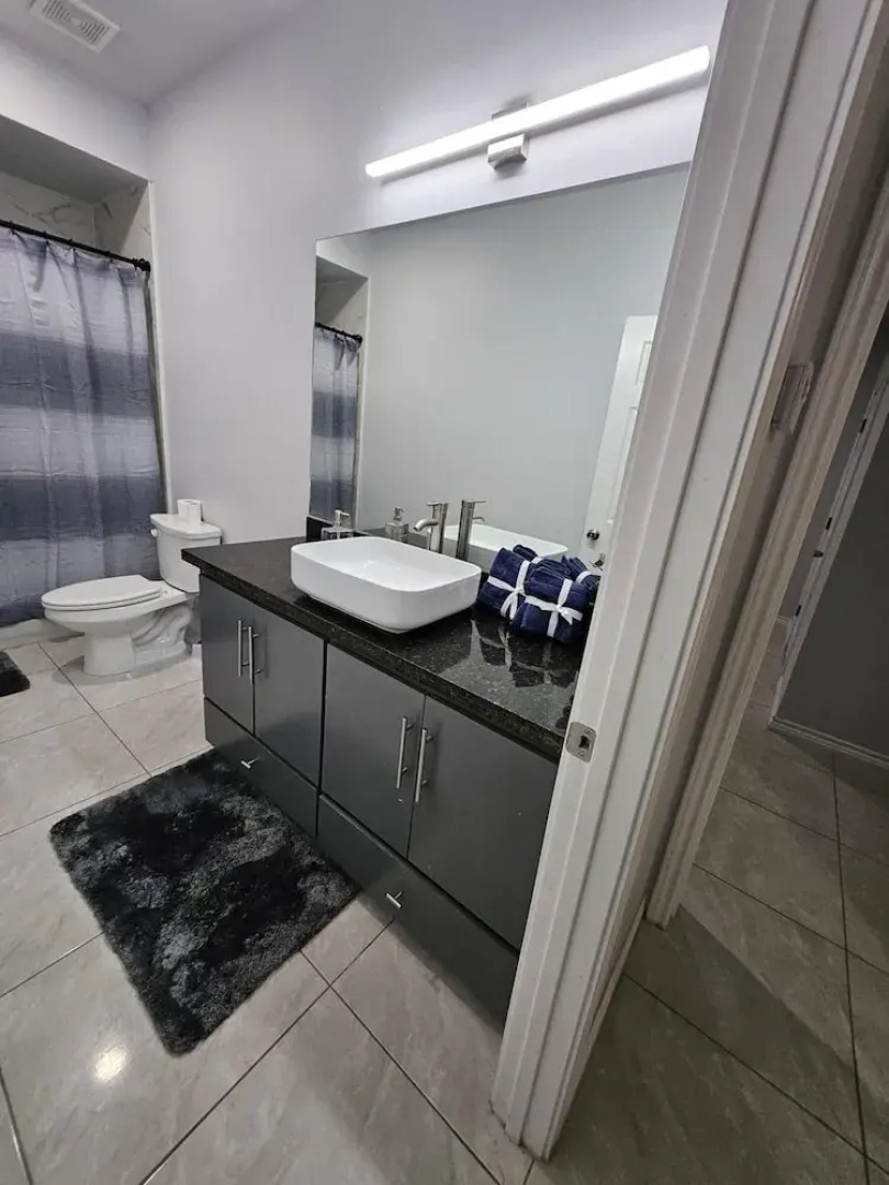 Beautiful Apartment 9 min to Mercedes Outlets