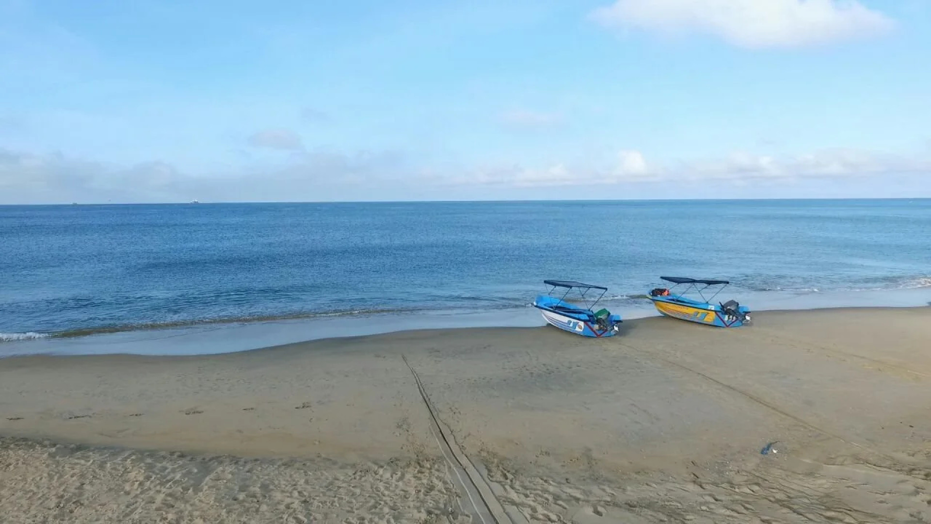 Roshanne Beach Resort