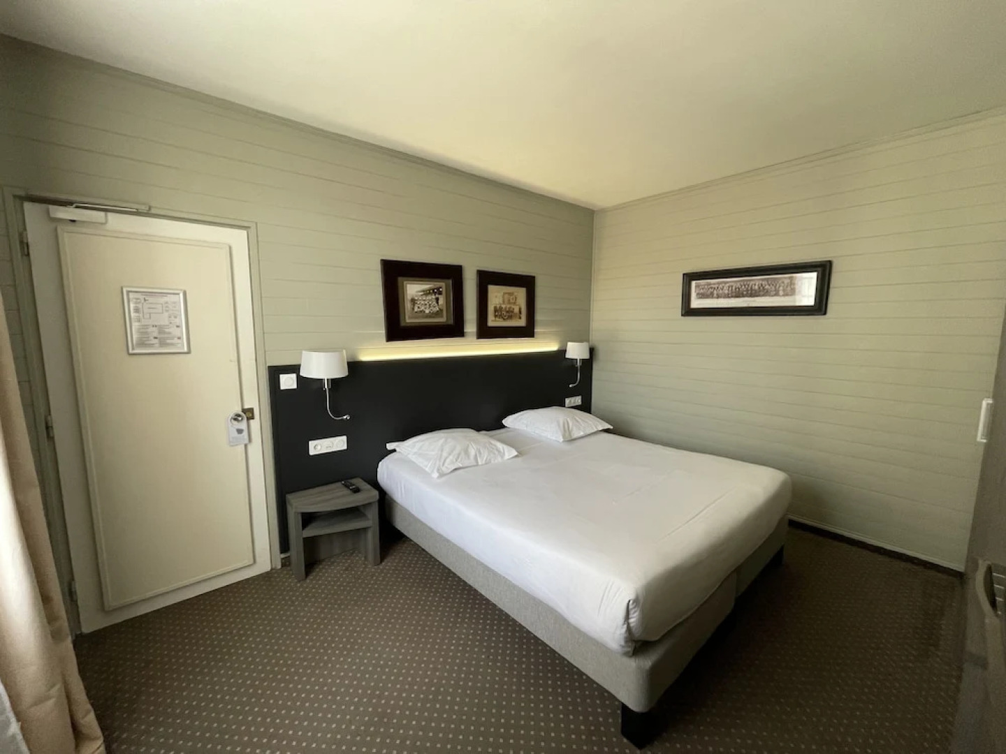 Hotel SPA Piscine le Petit Castel