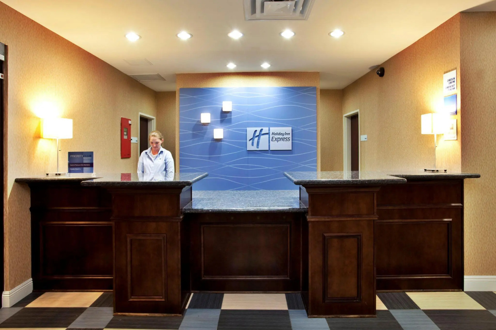 Holiday Inn Express Hotel & Suites, a Baton Rouge-Port Allen by IHG