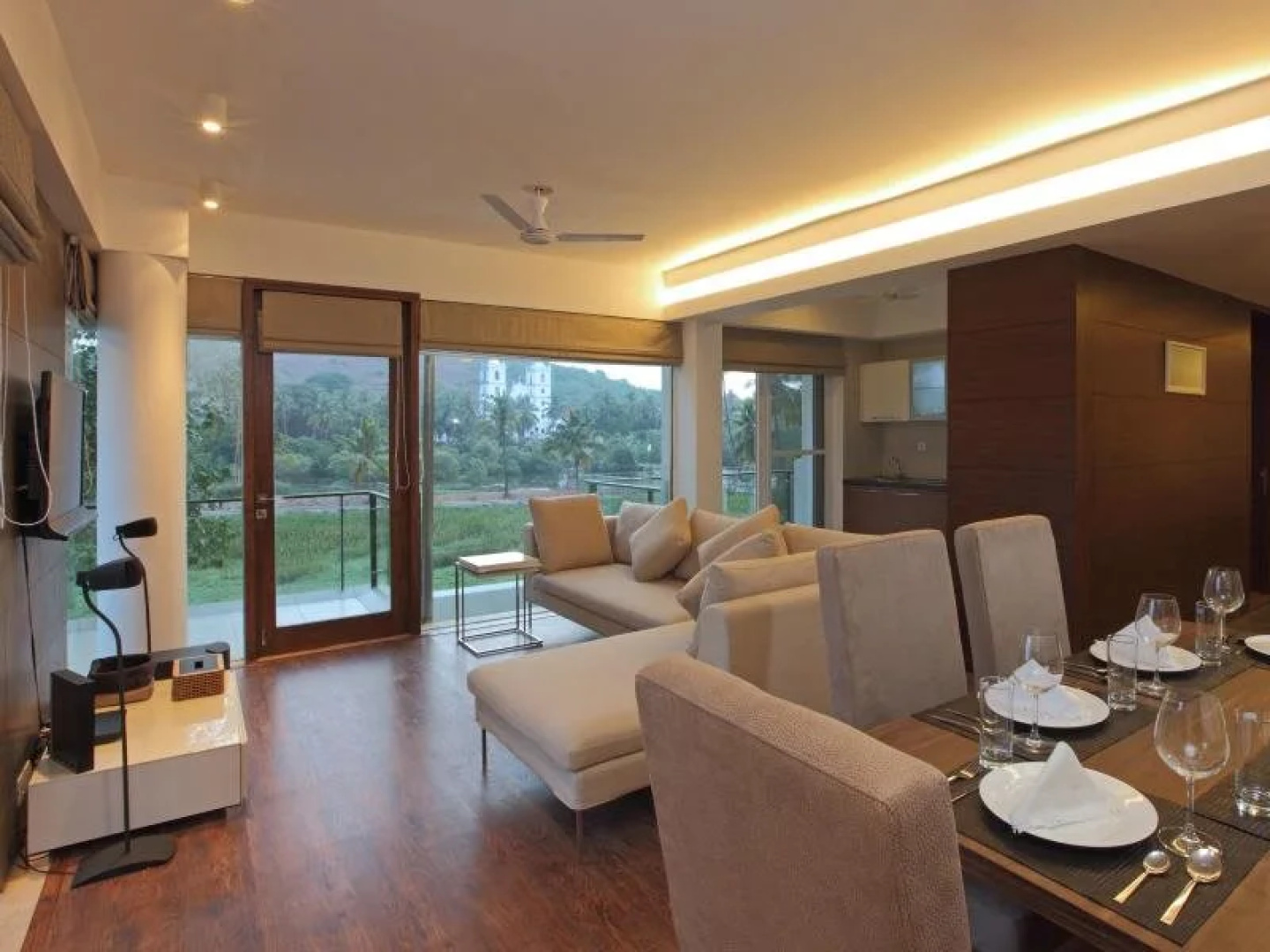 The Golden Pearl Calem Grove Hotel