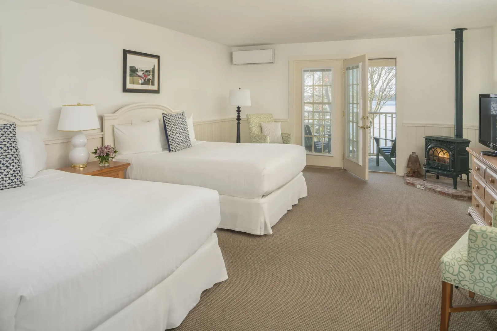 Spruce Point Inn