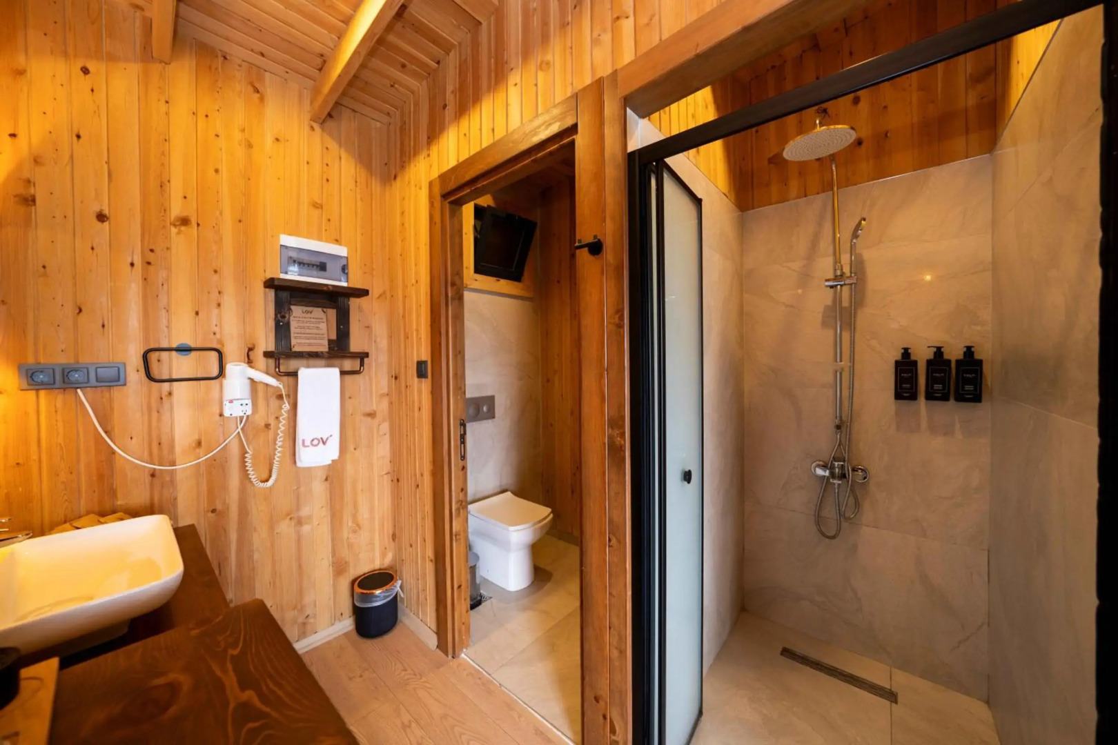 Lov Faralya (+16 Adults Only)