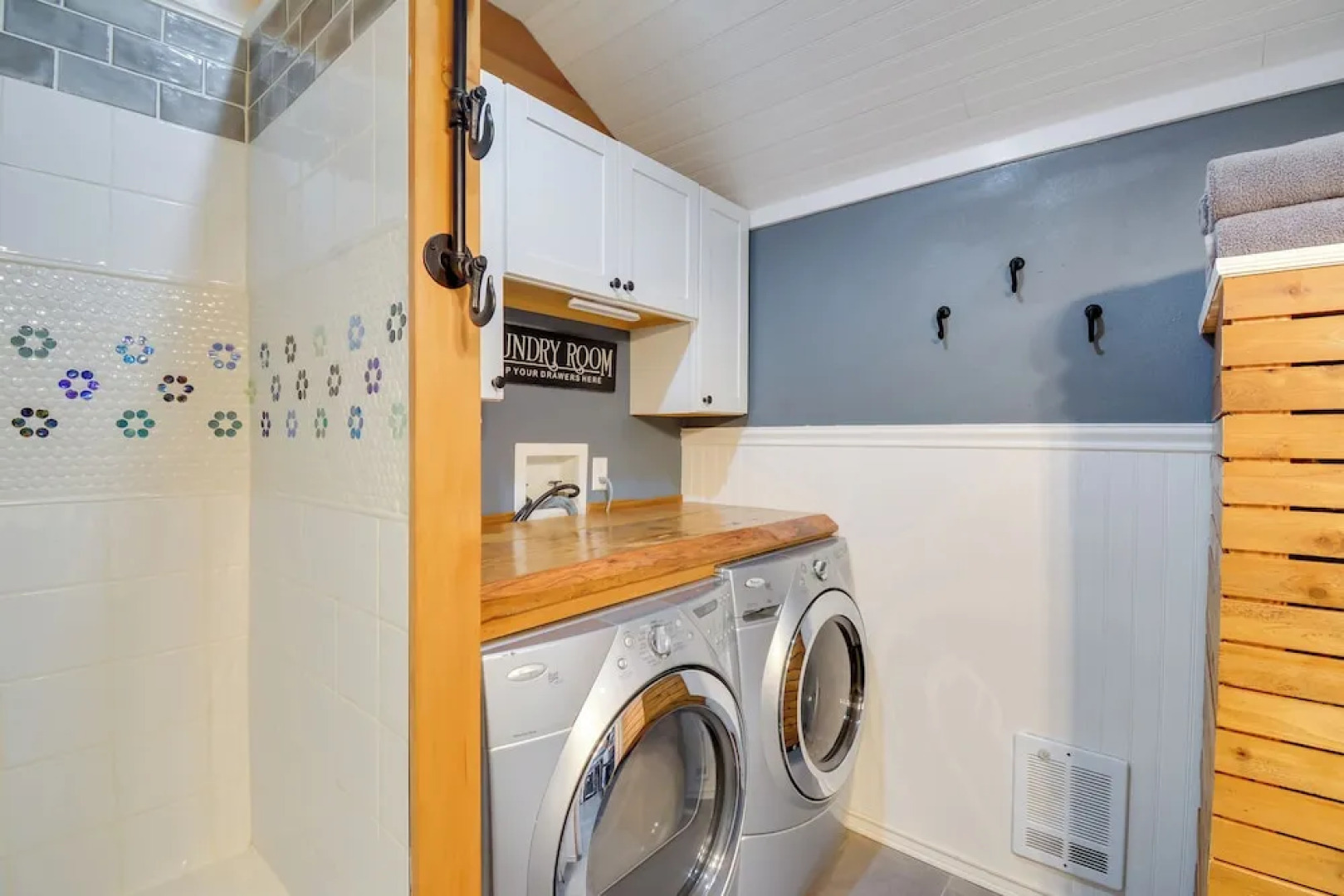 Ocean-themed Westport Home: Bike to Ocean!