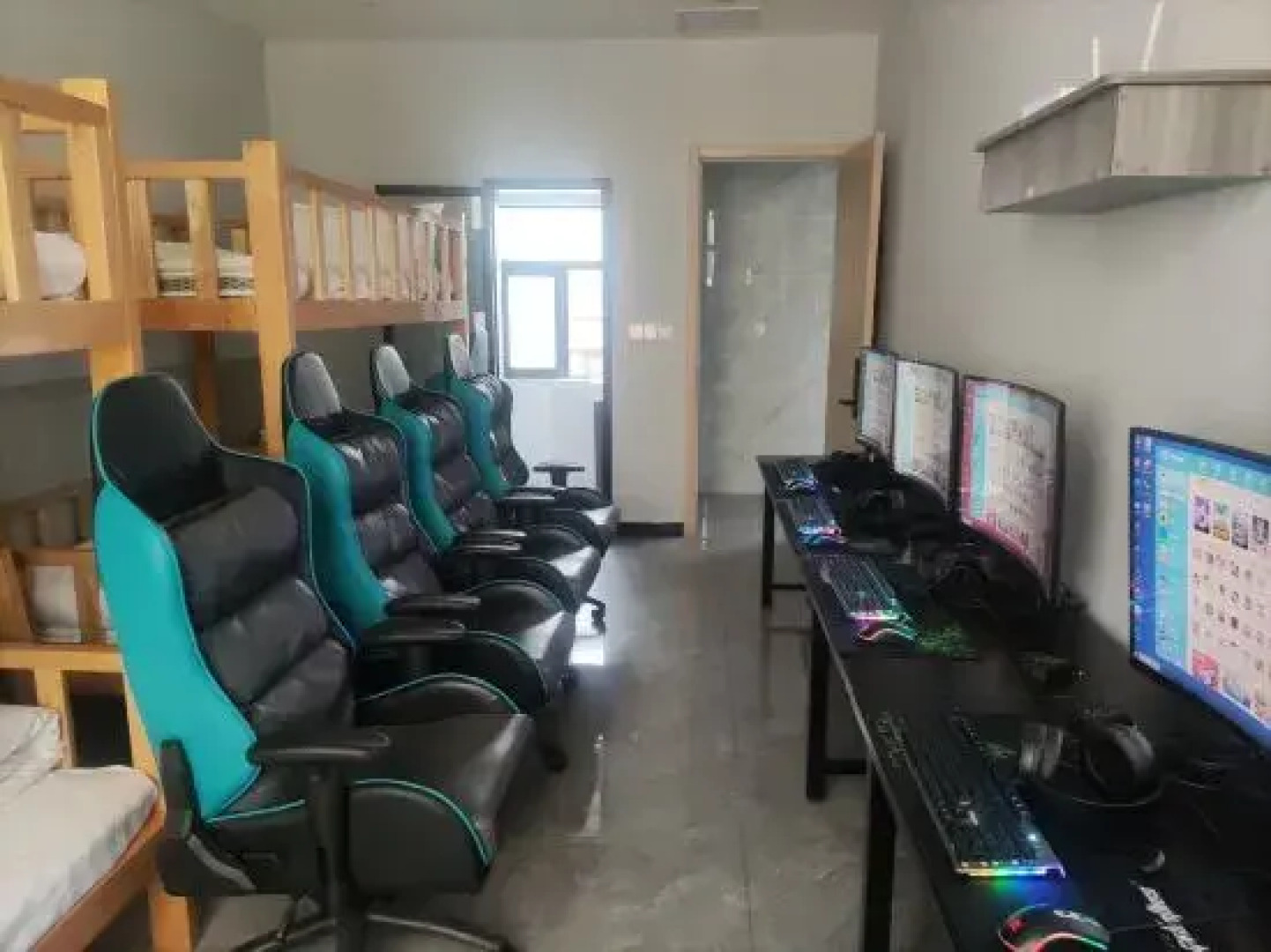 Qianjiang Hongda E-sports Hotel