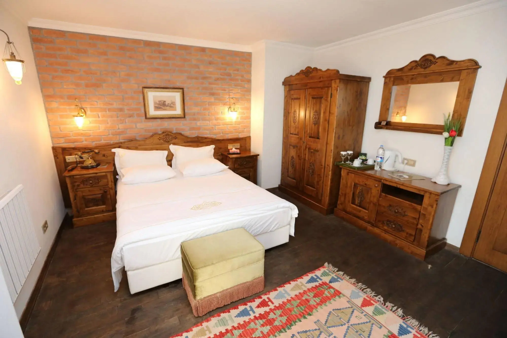 Rose Garden Suites