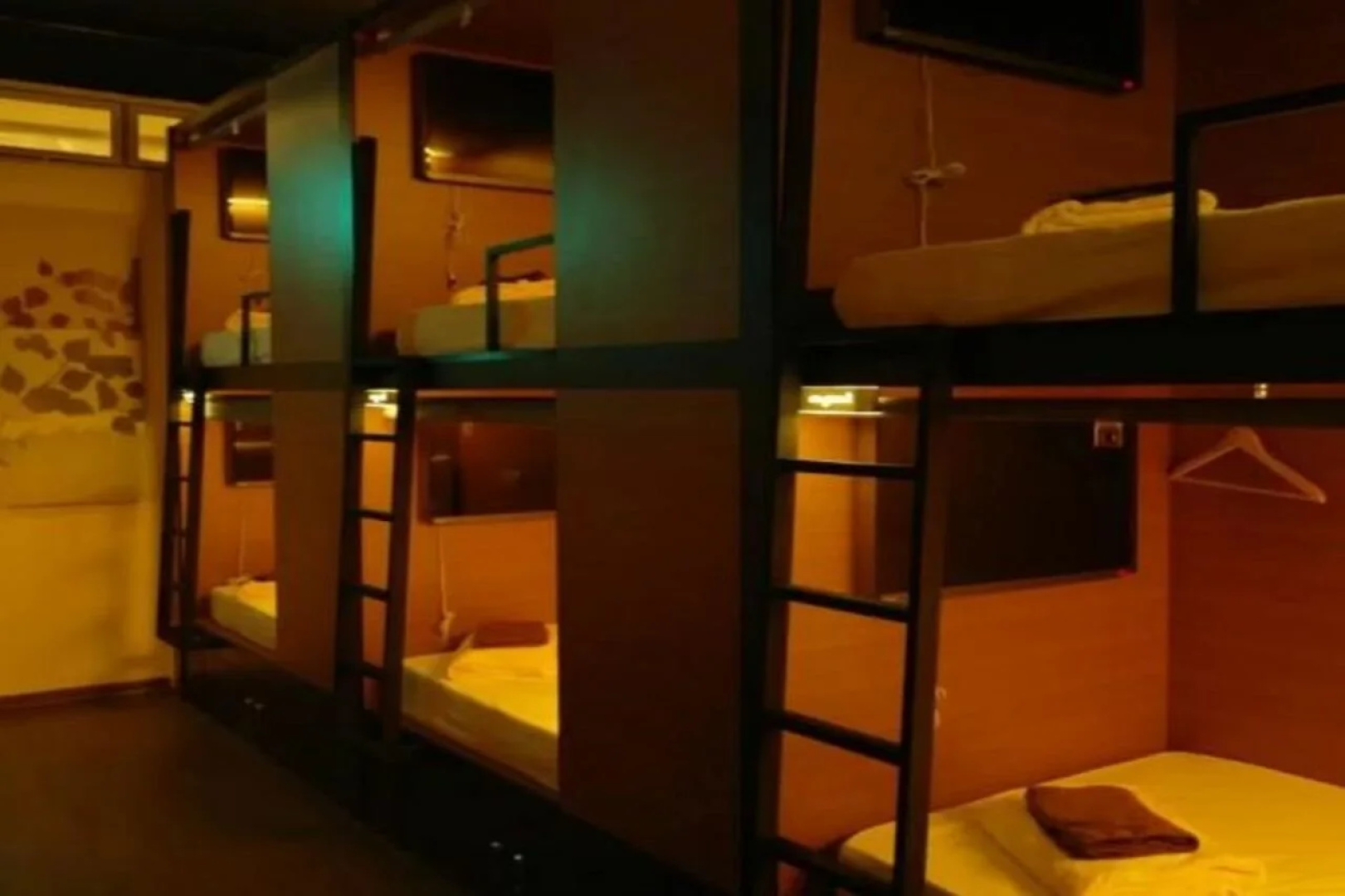 Chic Capsule Otel