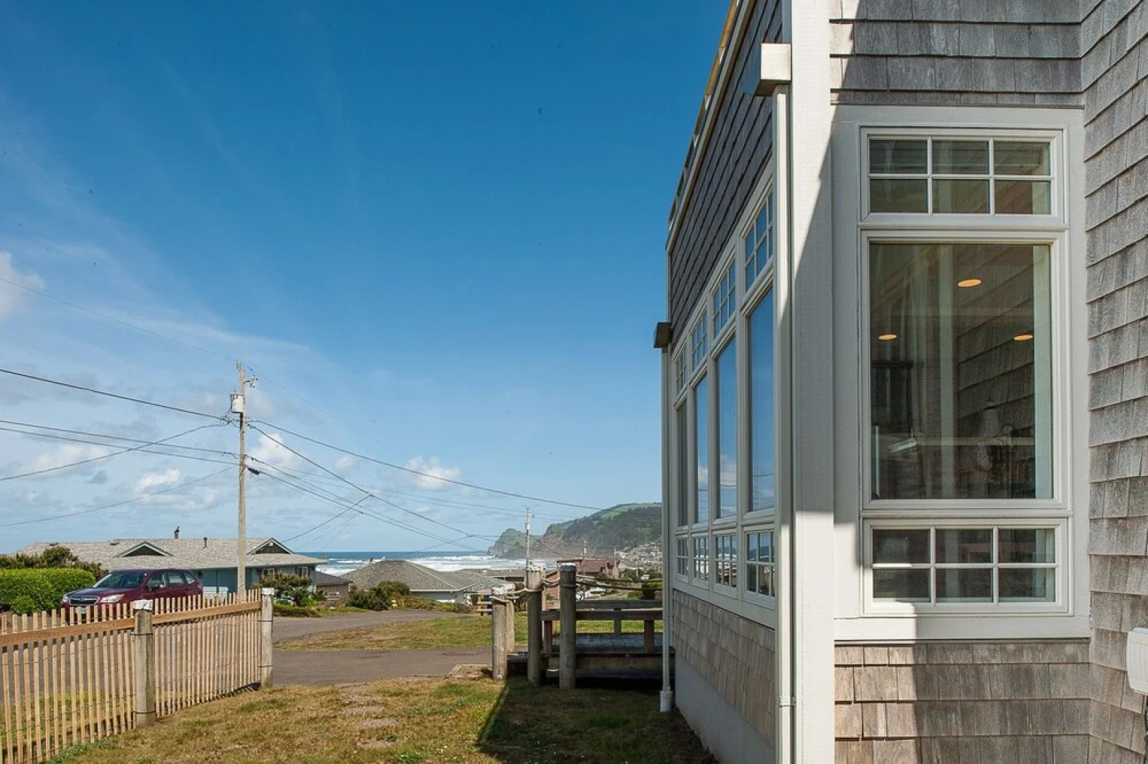 The Tides Inn in Lincoln City 4 Br home by RedAwning