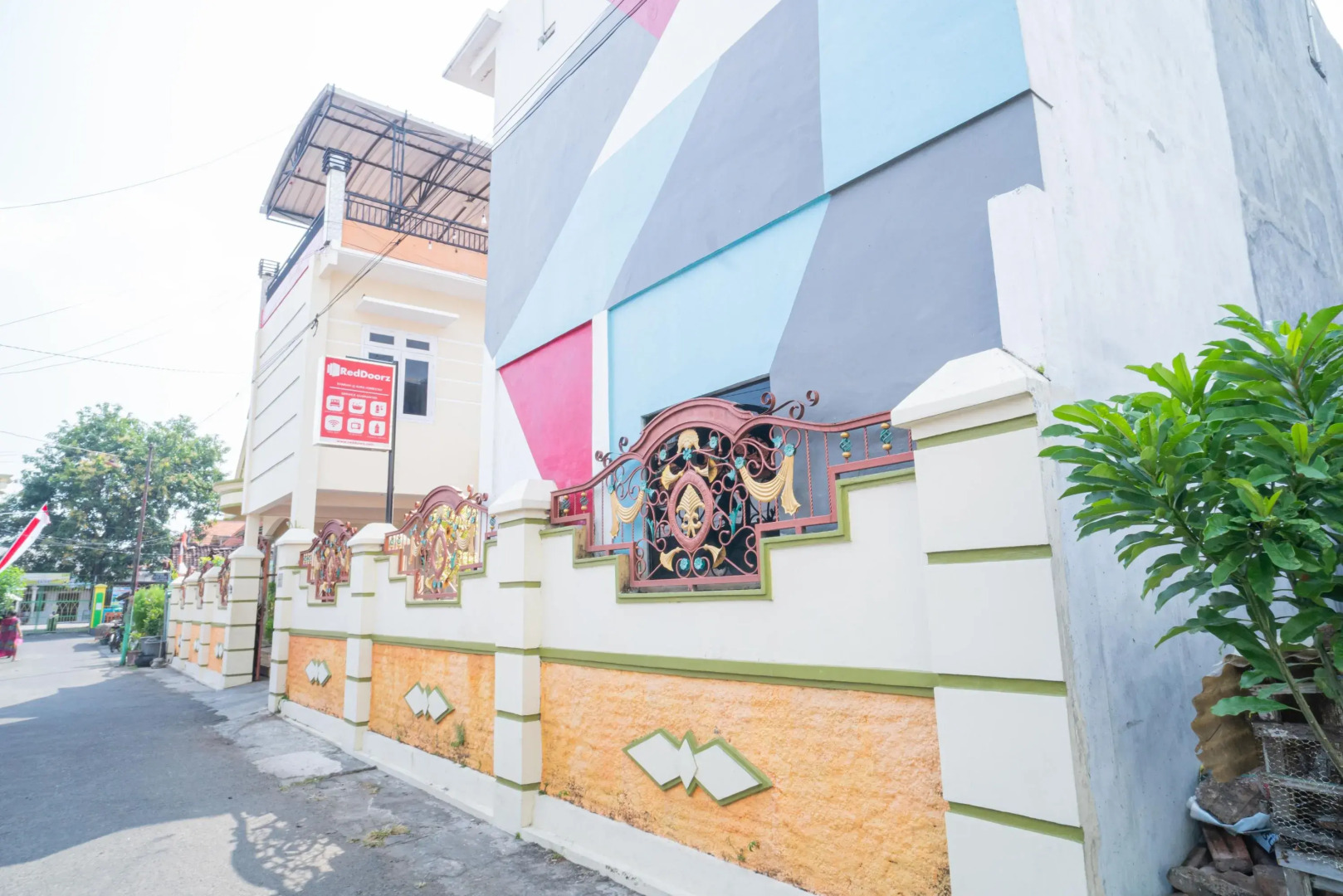 RedDoorz Syariah @ Aura Homestay