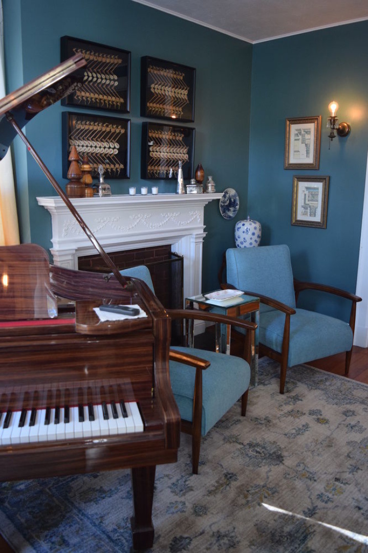 The Applewood Manor