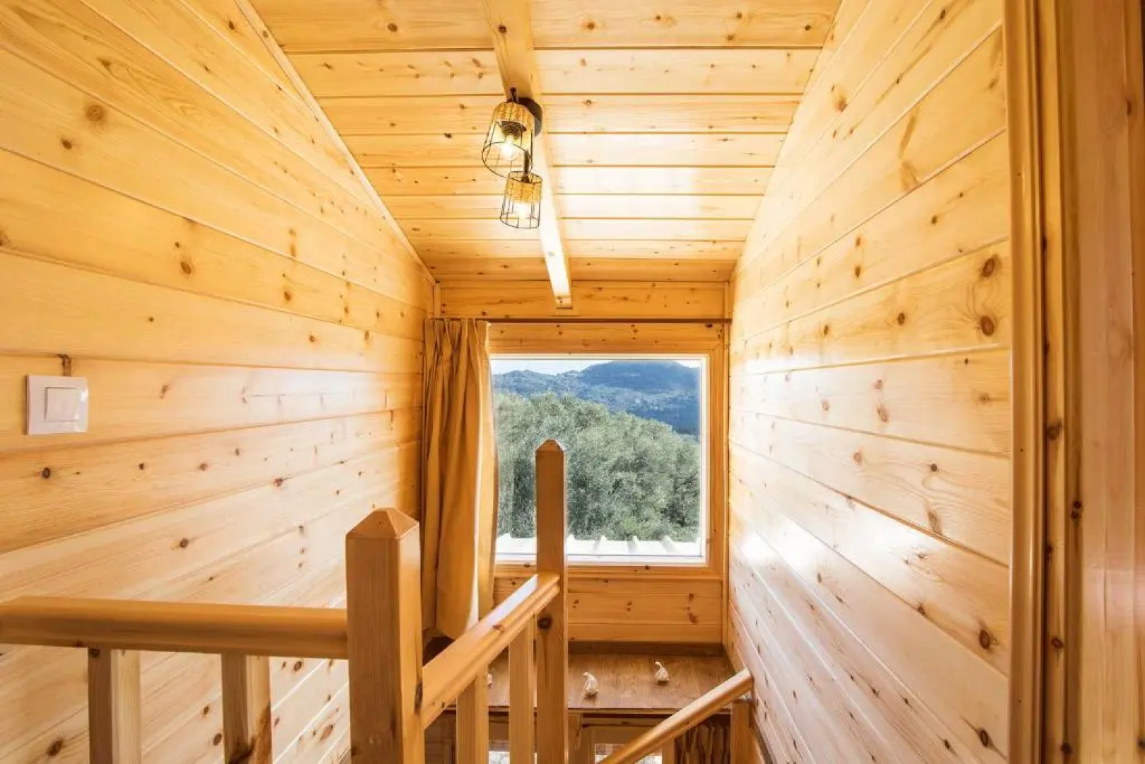 Romantic Tree House