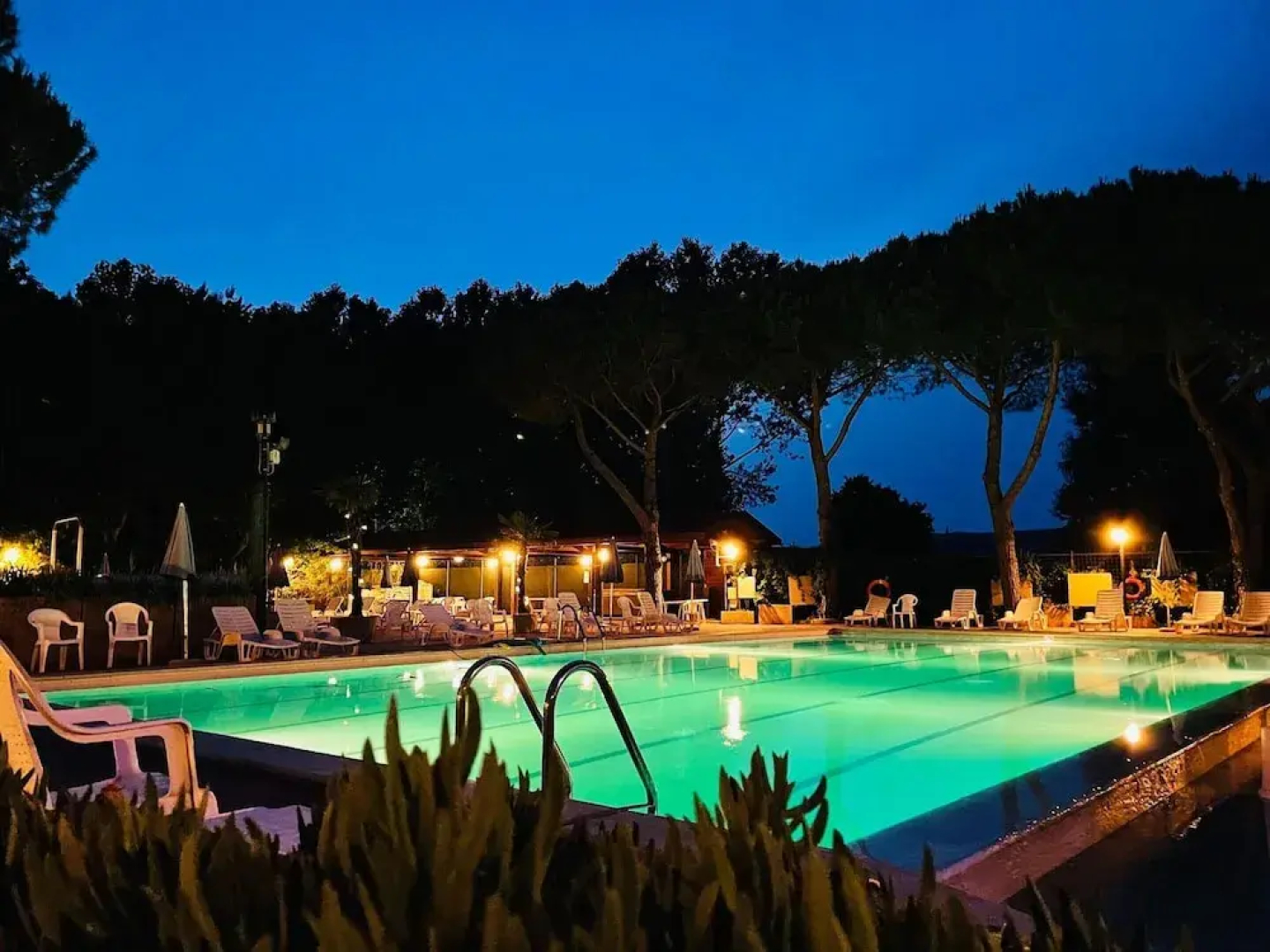 Well-kept Chalet With Covered Veranda on Lake Trasimeno