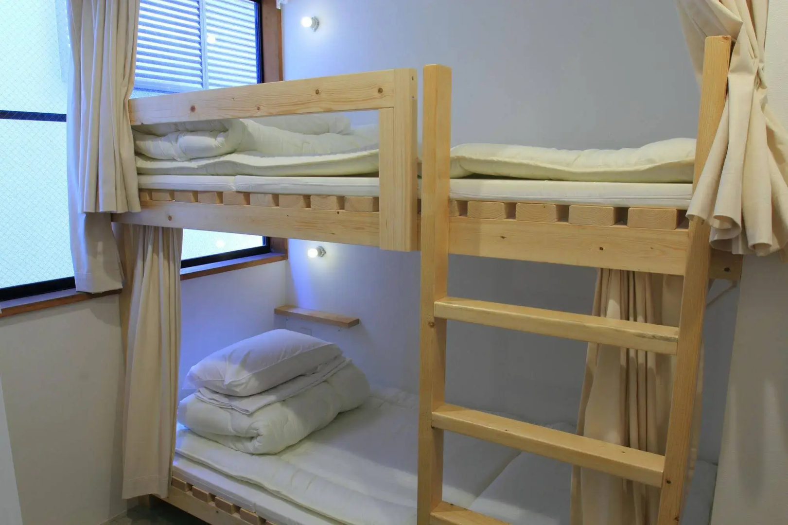 plumhostel