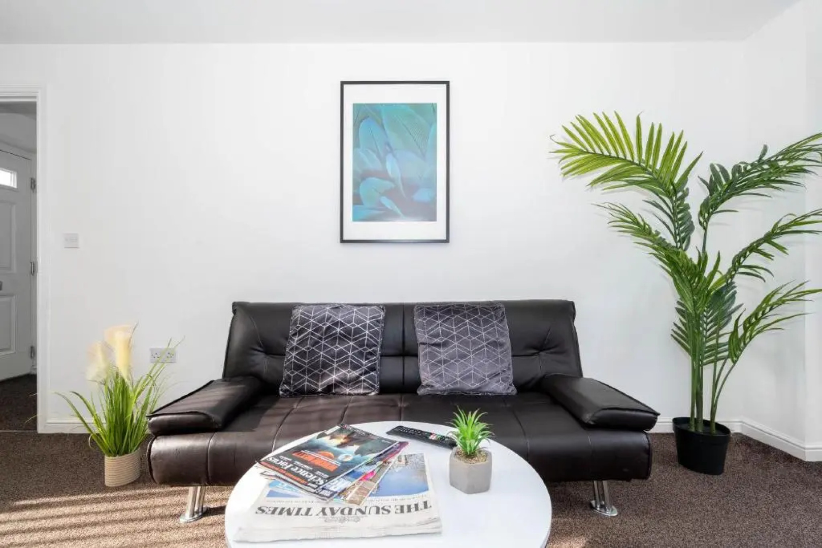 Haus 3 Bedroom House l 6 Guests l Off-street Parking l Garden l TOP RATED l Detatched