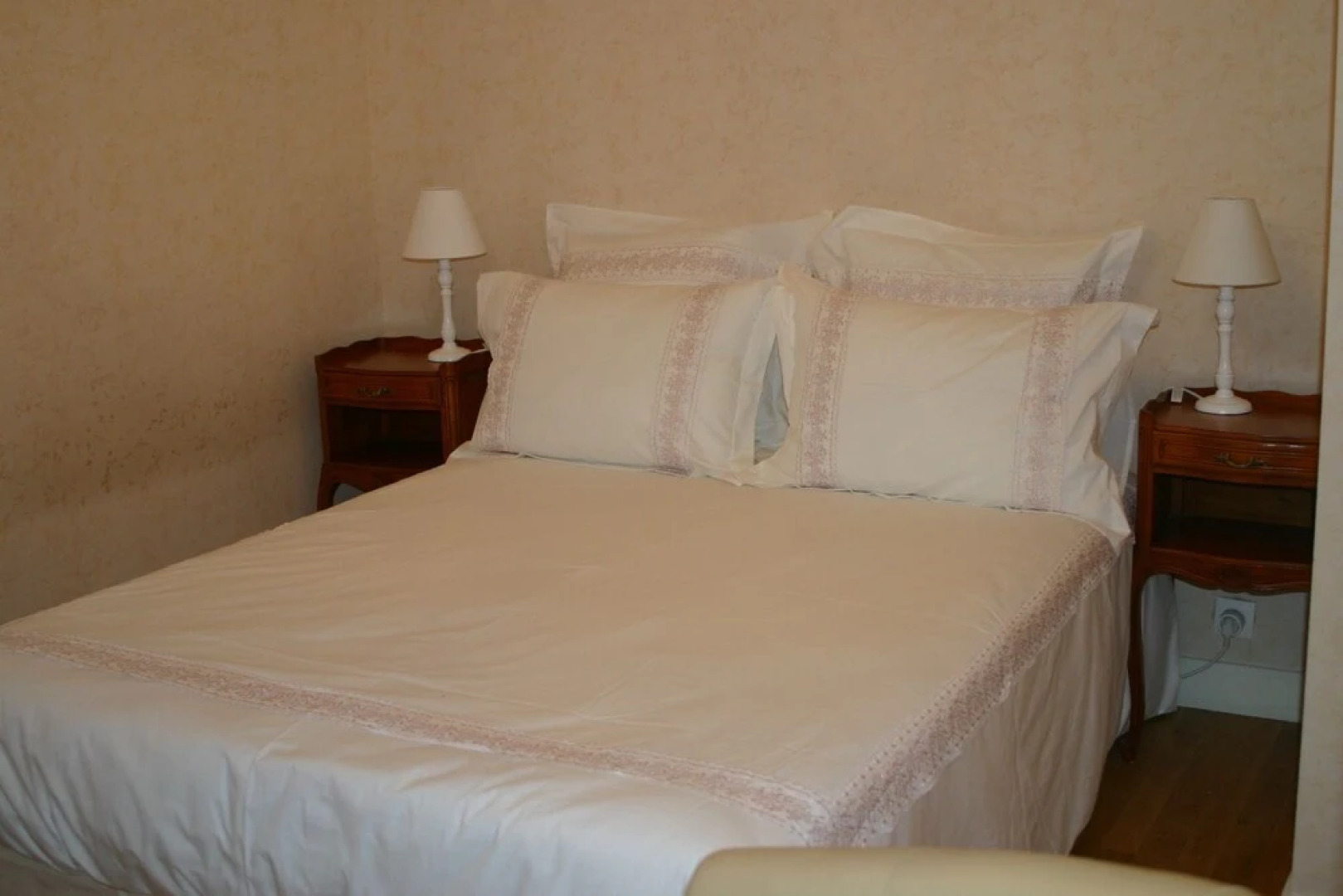 La Touraine Romantique Basilique Plumereau