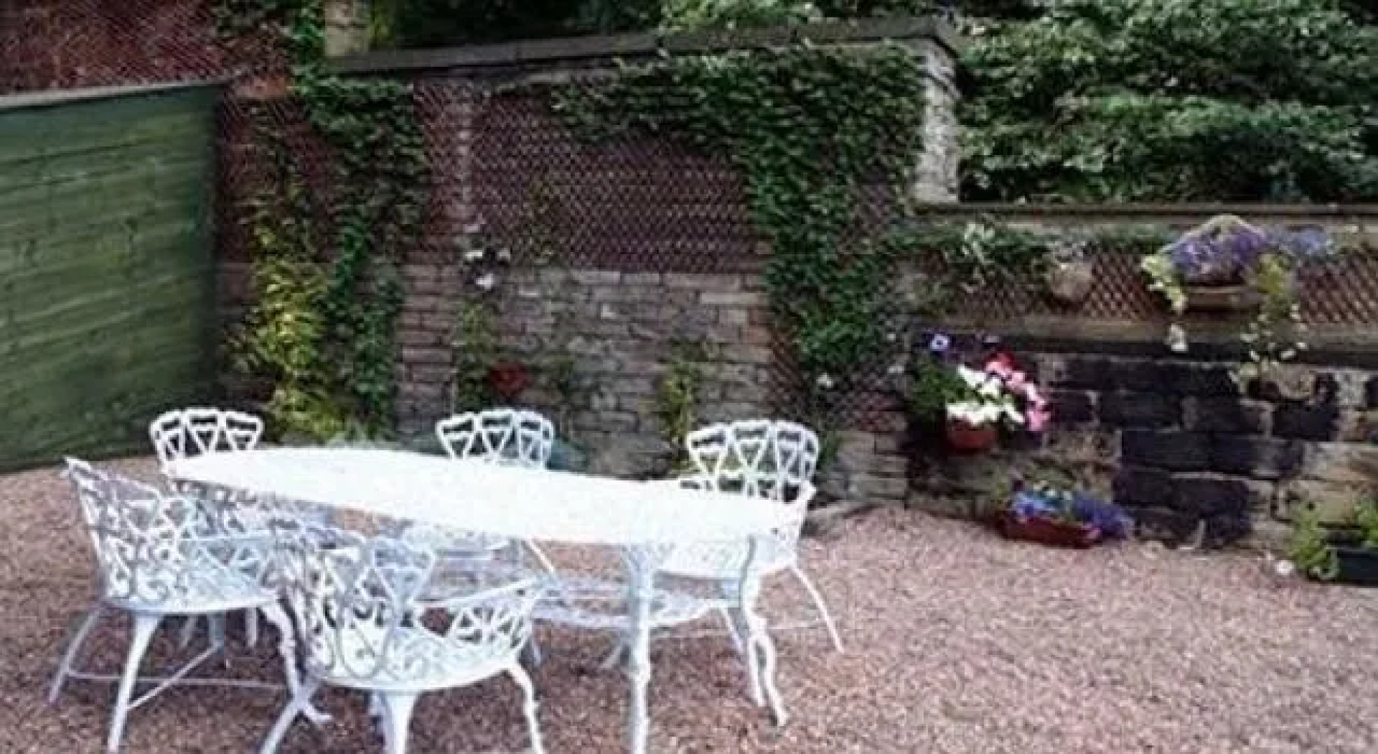 Elm Crest Guesthouse