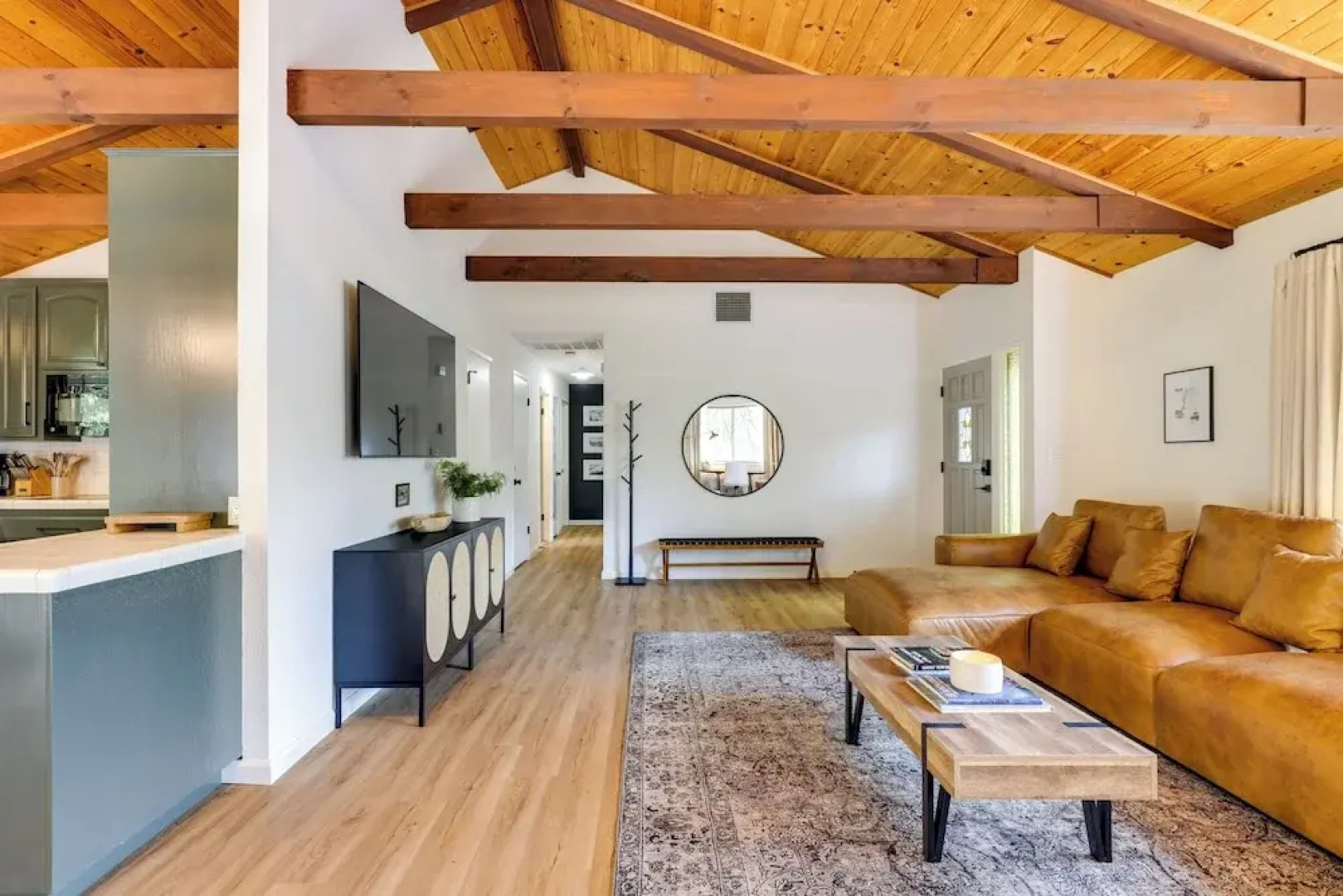 Deck & Fire Pit: Stunning Twain Harte Cabin!